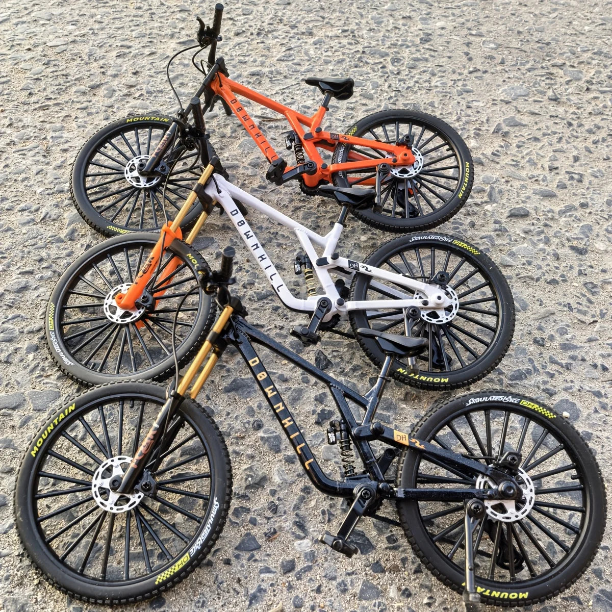 1:8 Scale Alloy Mountain Bike Miniature Model Dual Shock Absorbers Removable Desktop Decoration Gift for Bike Enthusiasts